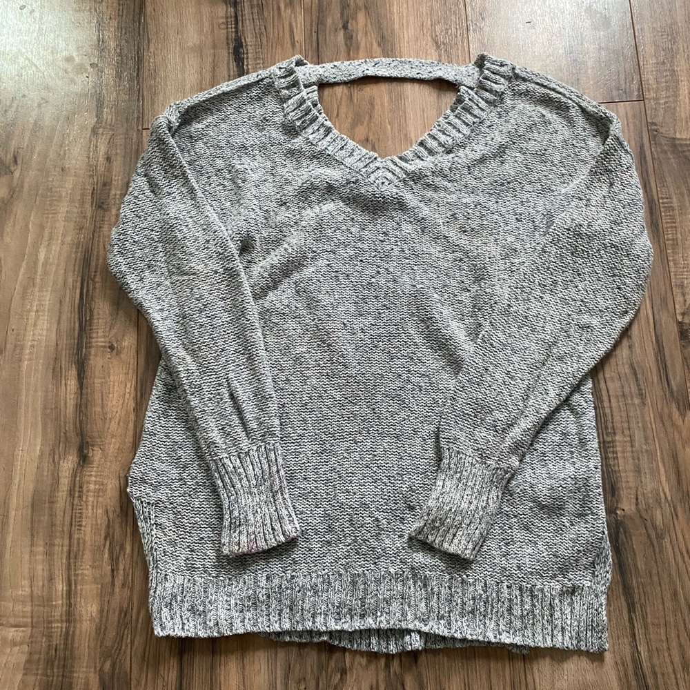 Maurices size small sweater.